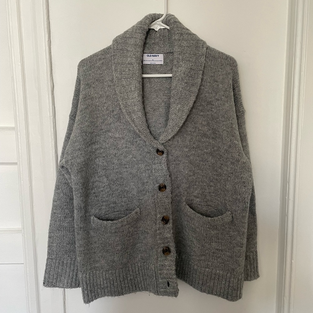 Old Navy cardigan. Size M. Grey.